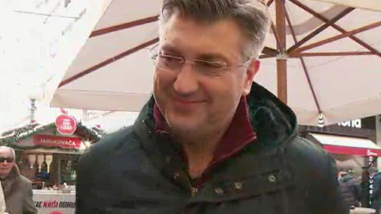 Plenković čestitao građanima Božić pa otkrio: "Alergičan sam na ribu, danas postim"