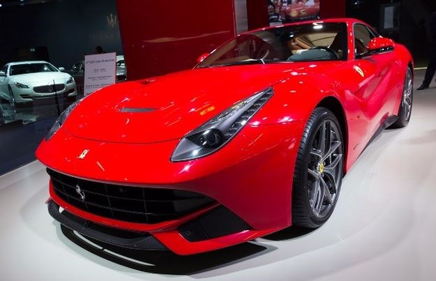PREUZMITE BESPLATNIH 50 EURA i trgujte dionicama Ferrarija na burzi