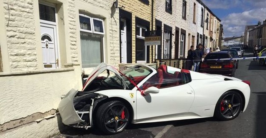 VIDEO Najnesretniji mladoženja na svijetu razbio unajmljeni Ferrari vrijedan 2,3 milijuna kuna