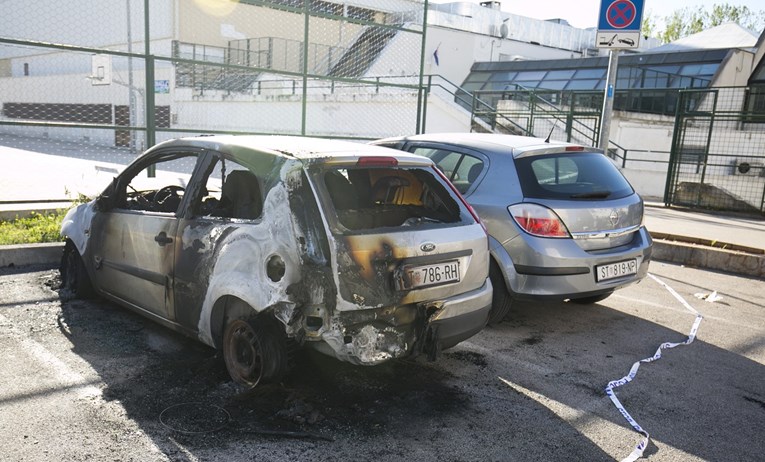 U Splitu izgorio još jedan automobil