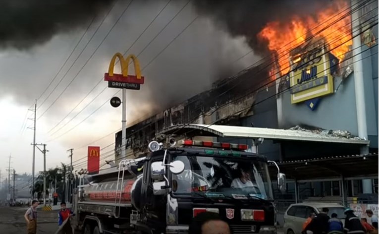 U požaru u shopping centru na Filipinima poginulo 37 osoba