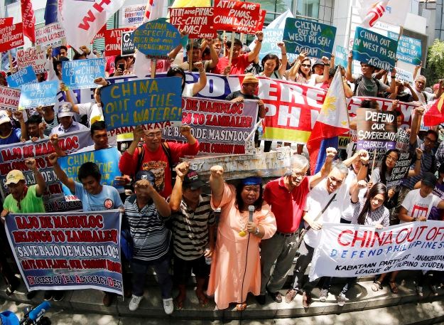 Veliki prosvjed na Filipinima, svi čekaju presudu suda u sporu s Kinom oko otočića