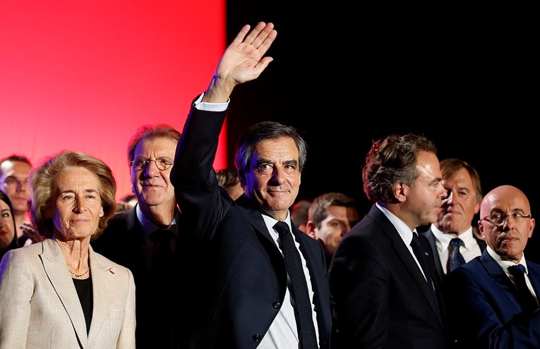 Fillon odbio napustiti izbornu utrku, pristašama poručio: "Nikada nećemo odustati"