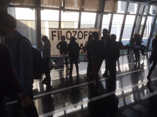 Zbog viška glasačkih listića obustavljeni izbori na Filozofskom fakultetu