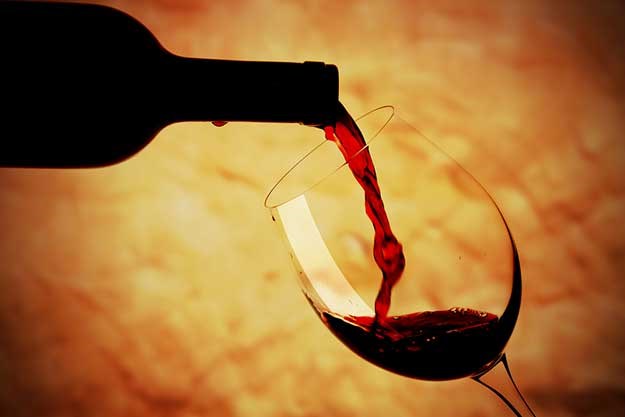 Znanstvenici otkrivaju: Vino je bolje od vježbanja!