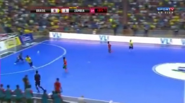 On s loptom može sve: Pogledajte novu majstoriju najboljeg futsal nogometaša svijeta