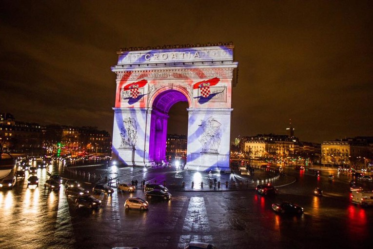 VIDEO Pariz gori: Slavoluk pobjede zasvijetlio u hrvatskim bojama