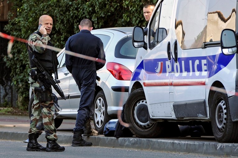 Nije terorizam, u pucnjavi pored ulaza u metro u Lilleu troje ozlijeđenih