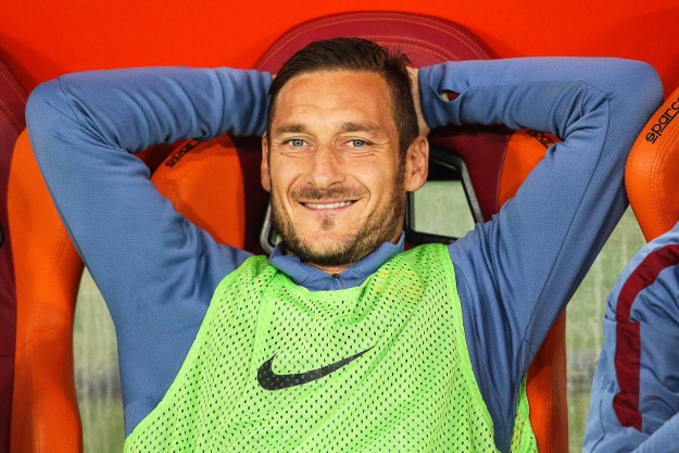 Totti i sljedeće sezone igra za Romu