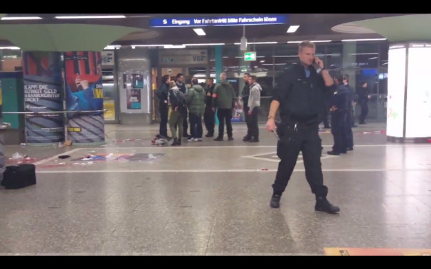 FOTO, VIDEO U Frankfurtu nožem pokušao ubiti četiri osobe, policija traga za počiniteljem