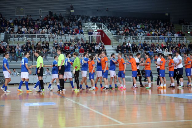 Video: Robert Murić ponovno u dresu Dinama, ali onog koji pripada navijačima