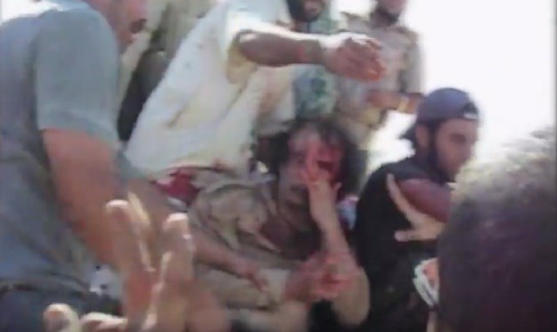 UZNEMIRUJUĆE Dosad neobjavljene snimke posljednjih trenutaka Gadafijevog života
