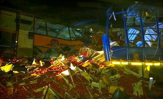 U Gani se sudarili autobus i kamion, poginula 61 osoba