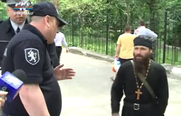 "Paradu ponosa" u Moldaviji zaustavili svećenici