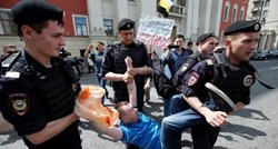 Homofobi i policija razbili Paradu ponosa u Moskvi: "Ovo je najbrutalnije hapšenje ikad"