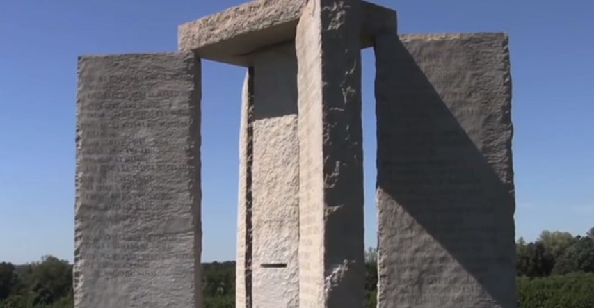 Misteriozni spomenik nosi zlokobnu poruku: "Na svijetu mora biti manje od 500 milijuna ljudi"