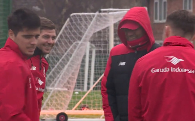 Tko se to vratio? Liverpool oduševljeno dočekao legendarnog kapetana koji opet trenira s momčadi