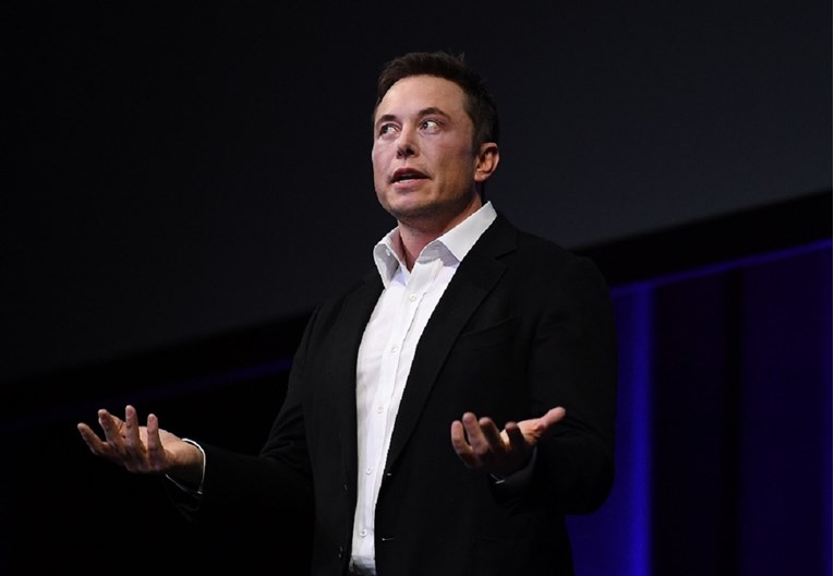 Elon Musk obrisao Fejs: "Što je to Facebook?"