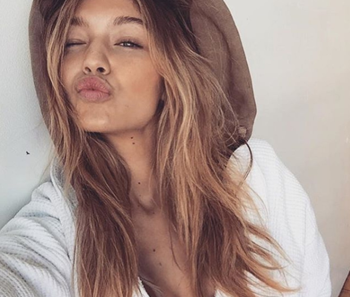 Gigi Hadid progovorila o problemima s izgledom i bolesti: "Morala sam početi jesti zdravo"