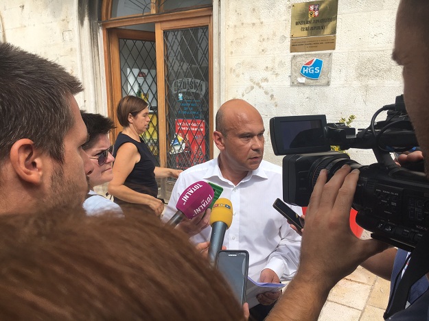 "Samo u Hrvatskoj navijači mole državu da poštuje zakon"