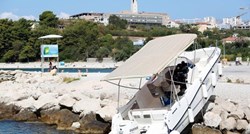 Gliser pun putnika u Splitu se zabio u stijene