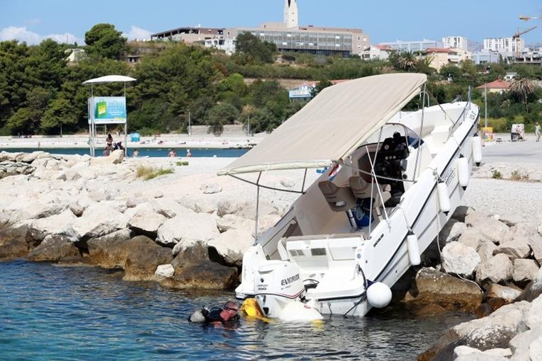 Gliser pun putnika u Splitu se zabio u stijene