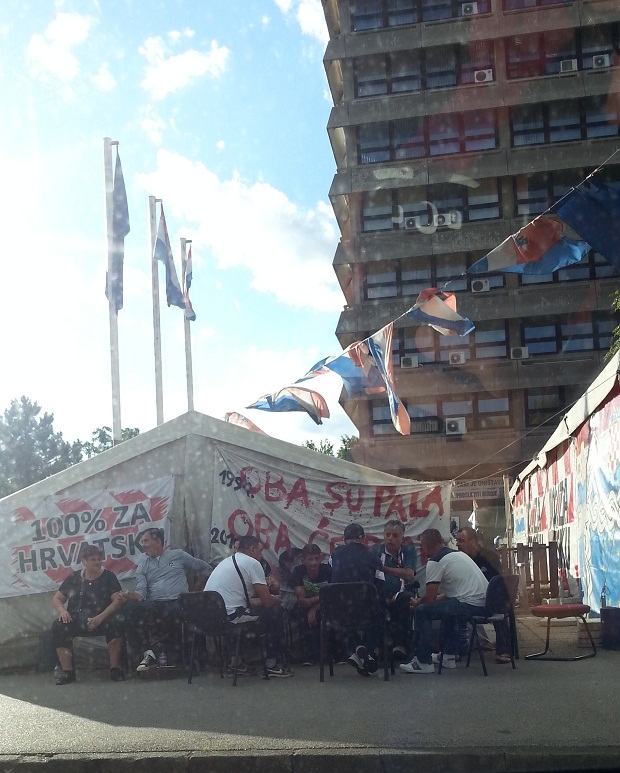 Gotov godišnji? Glogoški i svita zasjedaju pred šatorom