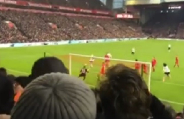 Video dana: Ludilo navijača i igrača Uniteda u gostujućem sektoru Anfielda na Rooneyev gol