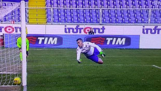 Treba uvesti tehnologiju: Palermu nije priznat gol iako je lopta prešla "metar" preko crte