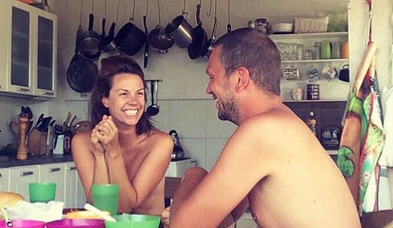 FOTO Par koji putuje po svijetu i objavljuje gole fotke stigao i u Hrvatsku