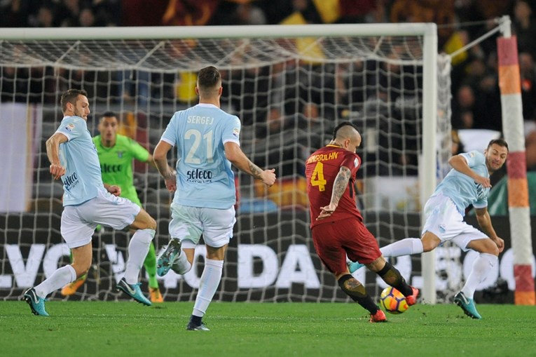 Roma u derbiju pobijedila Lazio i preskočila ga na ljestvici