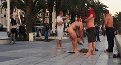 FOTO Pijani turisti se usred dana goli kupali na splitskoj Rivi