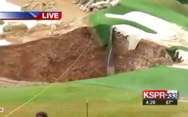 Ovu rupu neće promašiti: Dio golf terena propao u rupetinu promjera 24 metra