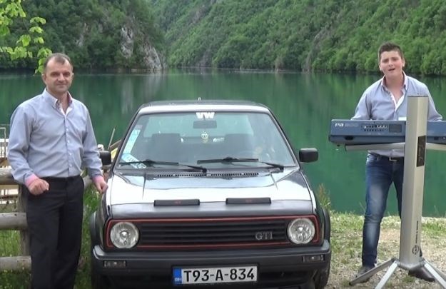 VIDEO Bosanci snimili urnebesnu pjesmu o Golfu dvojci, plakat ćete od smijeha kad čujete riječi