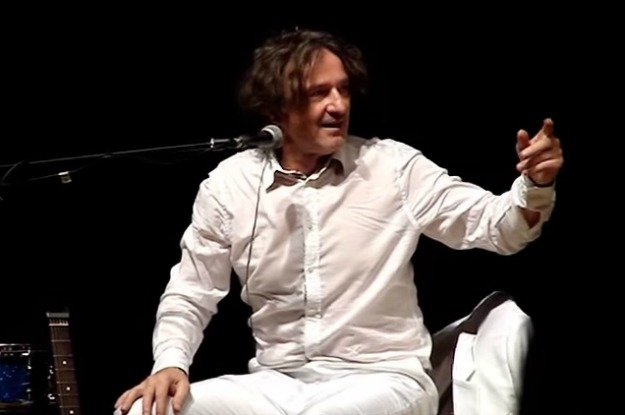 Tvrde da se Bregović pokušao prošvercati u zemlju i traže "hitne sankcije"