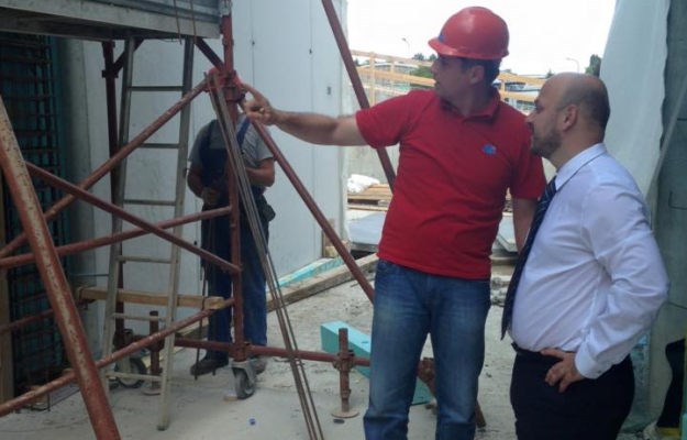 Ministar Maras prijavljen Inspektoratu rada jer nije nosio kacigu na gradilištu