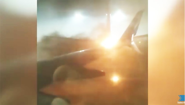 VIDEO U Torontu se na pisti sudarila dva aviona, putnici vrištali kad su vidjeli da je počelo gorjeti
