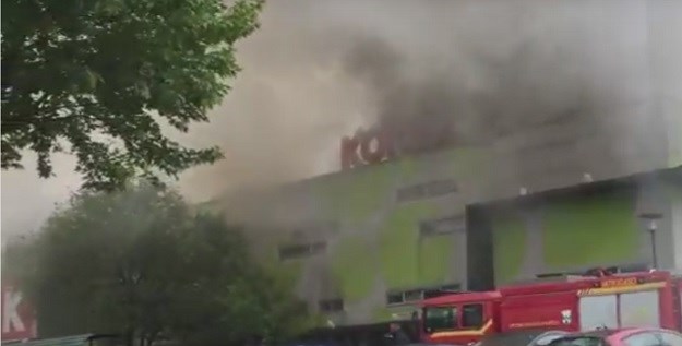 VIDEO Gori Konzum u Sarajevu, vatrogasci napokon uspjeli lokalizirati požar