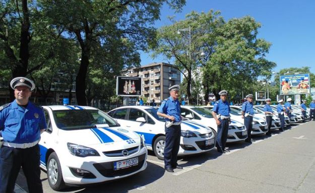 Šefovi crnogorske policije godinama voze ukradene automobile koje traži Interpol