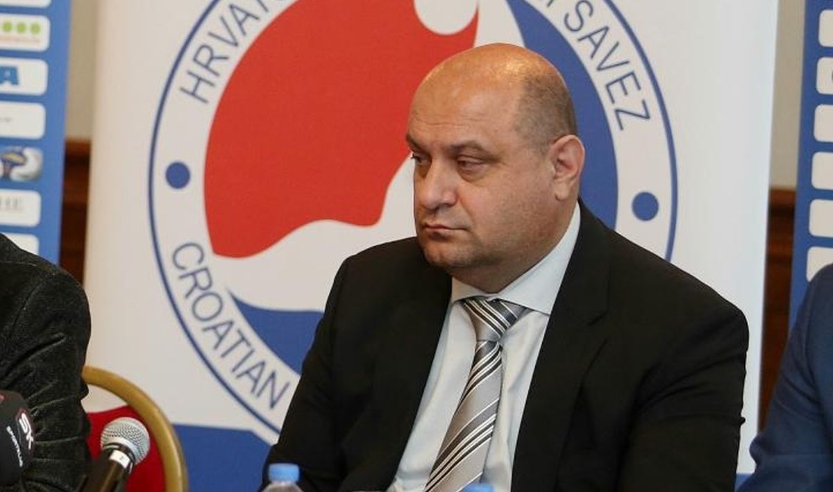 Pune tribine u Splitu izviždale prvog čovjeka hrvatskog rukometa