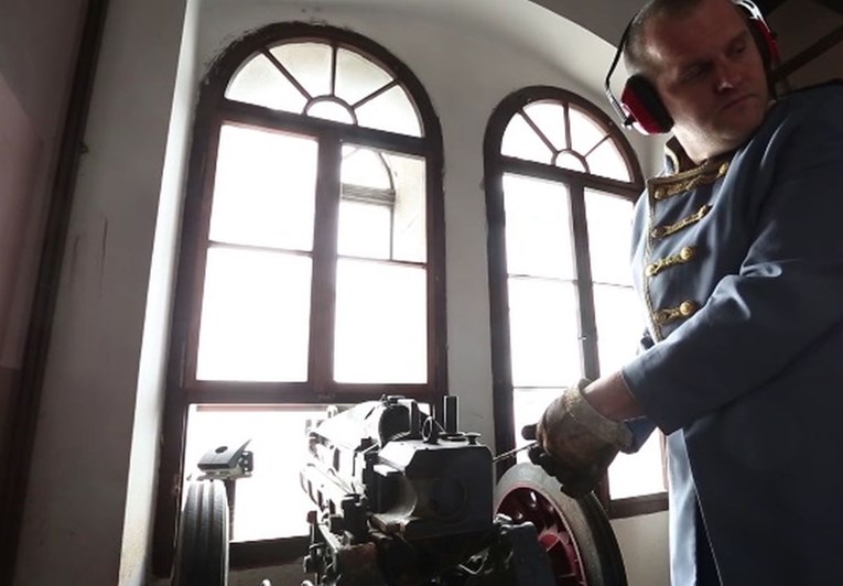 VIDEO Upoznajte čovjeka koji puca iz Gričkog topa i saznajte kako je dobio taj posao