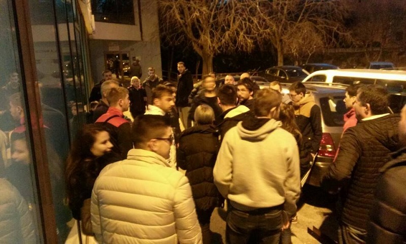Košarkaška euforija u Splitu zbog Cedevite: Stotinjak ljudi s ulaznicama ostalo pred Gripama, navijači vise s tribina