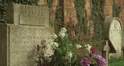 VIDEO Nakon 70 godina riješila je misterij tko ostavlja cvijeće na grobu njenog brata