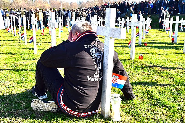 FOTO Vukovar, živi u grobovima