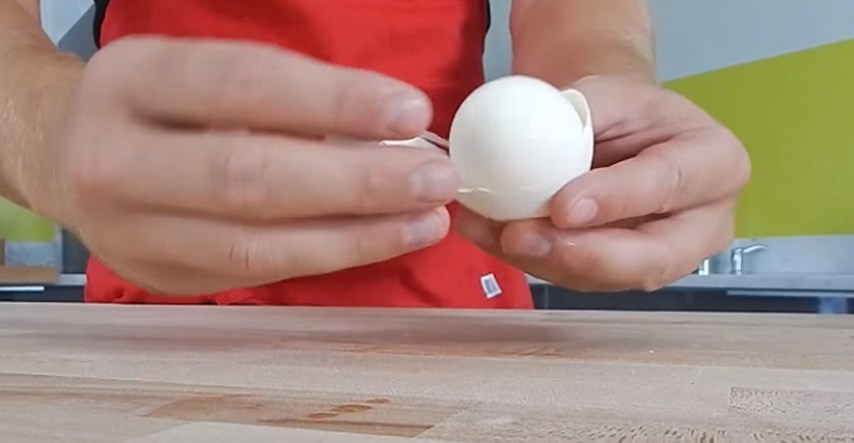 VIDEO Kako oguliti kuhana jaja u nekoliko sekundi? Imamo top 3 brza načina
