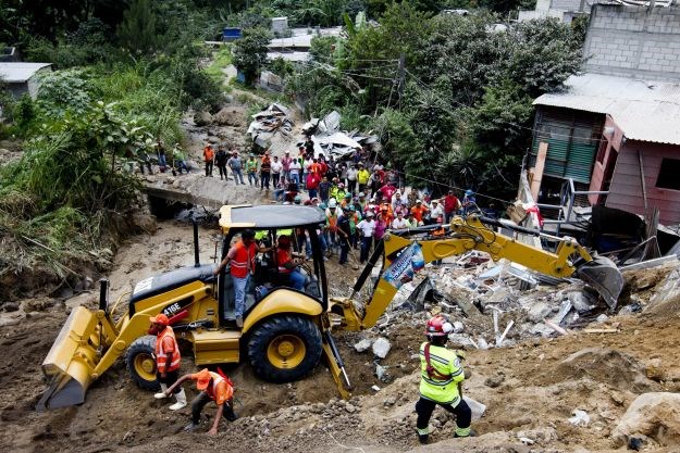 U odronu stijena na jugu Pakistana poginulo 13 osoba, među njima 7 djece