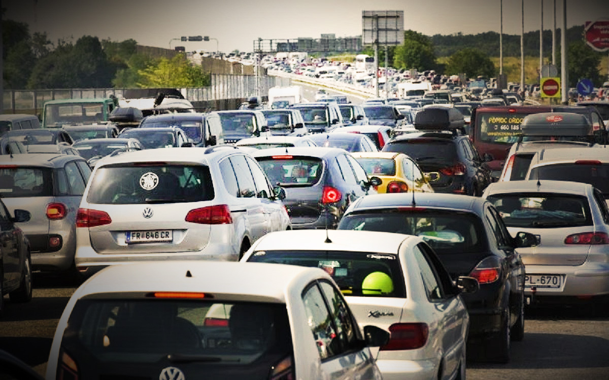 NE KREĆITE NA PUT Ogromne gužve na svim autocestama, kolone i do 20 kilometara
