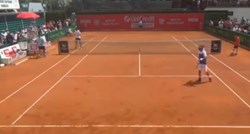 Nevjerojatne scene na teniskom meču: Rugao se suparniku zbog stenjanja, pa izgubio poen