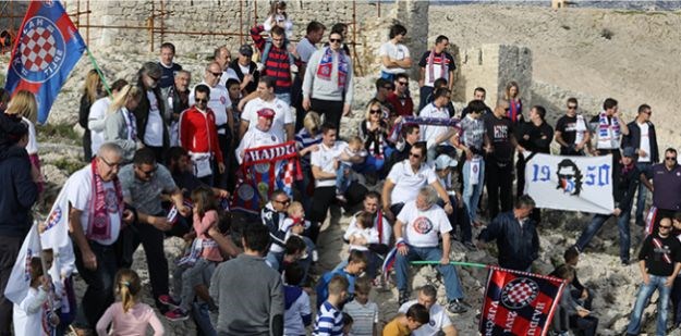 Hajduk ne smije u Šibenik: Zbog mogućih nereda kalendar snimaju u Primoštenu