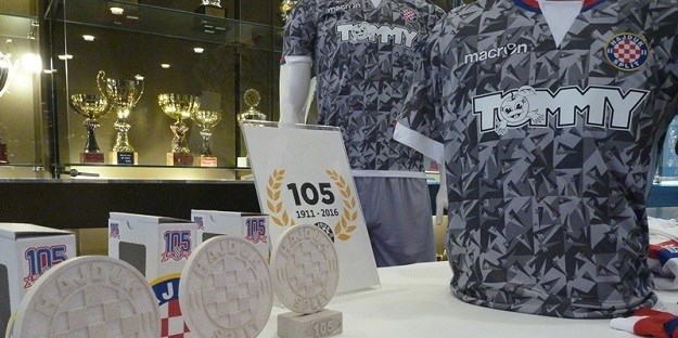 Hajduk predstavio limitiranu kolekciju dresova i suvenira povodom 105. rođendana